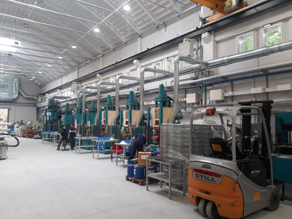 Impianto di aspirazione fumi presse
